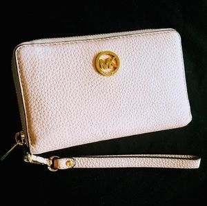 Michael Kors blush pink wristlet